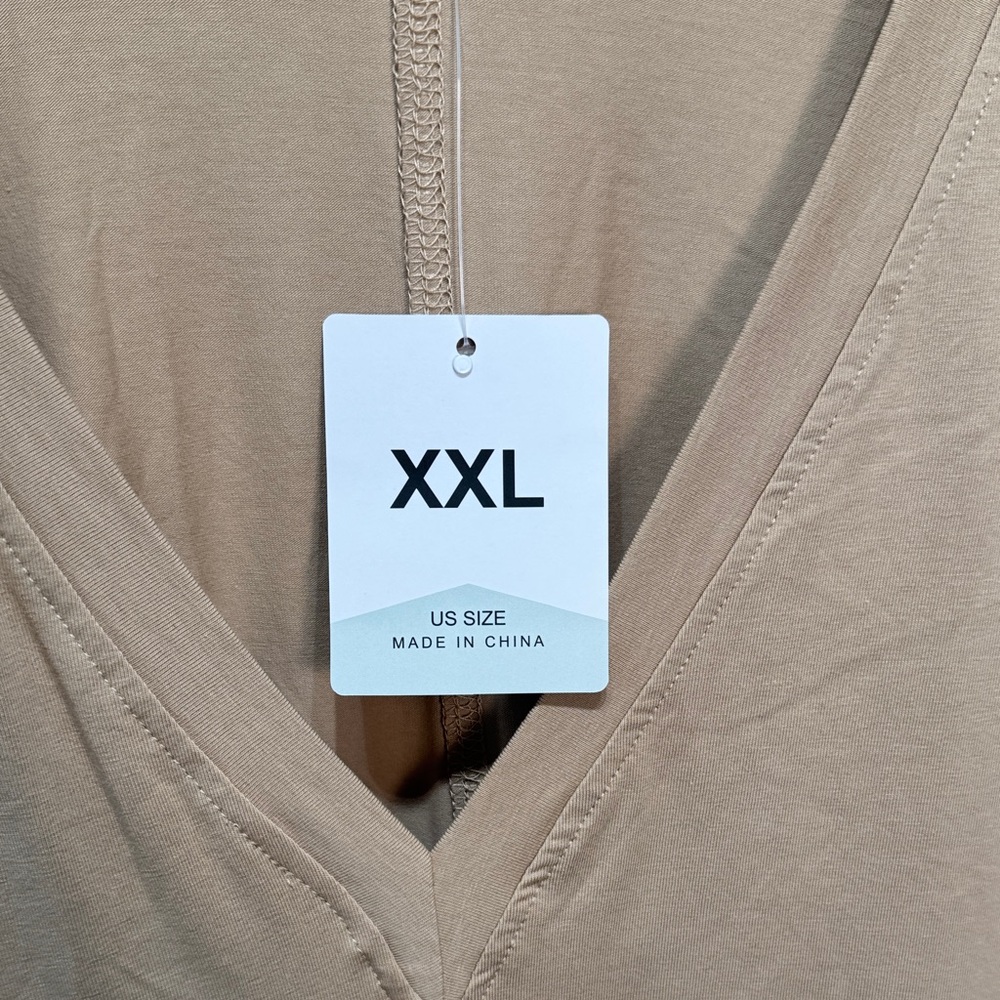 Women's 2XL Tan V-Neck‎ Short Sleeve Romper - Picture 2 of 8